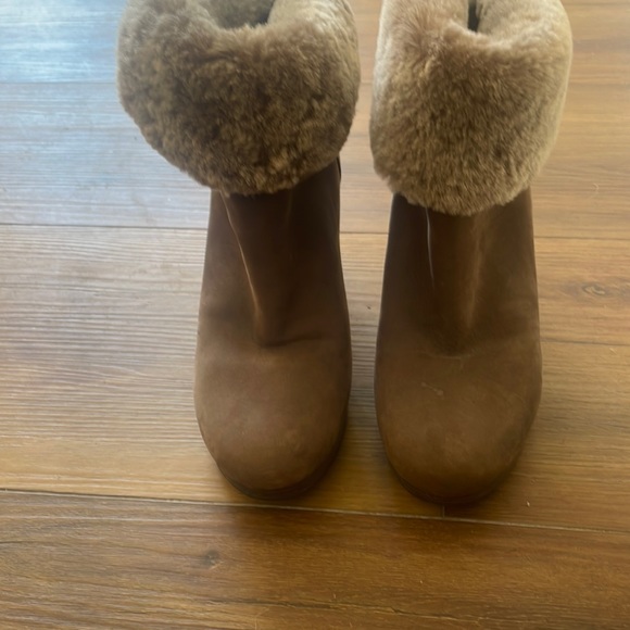 Ugh booties - Picture 1 of 5